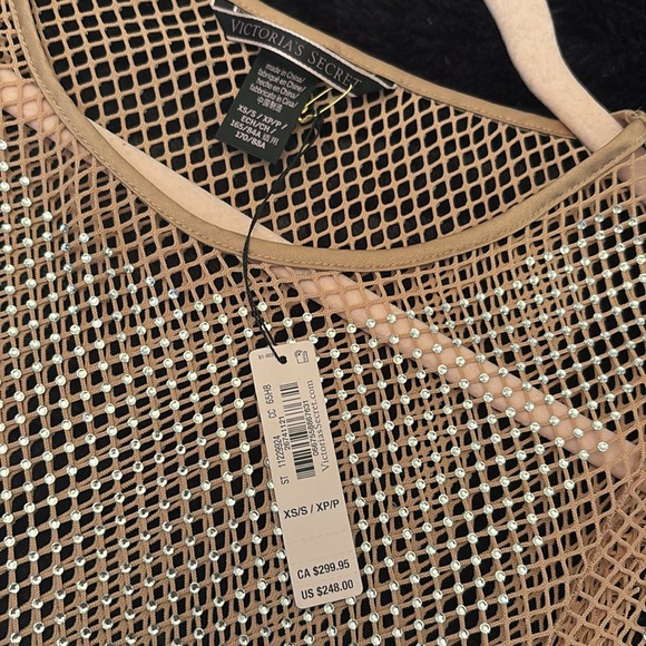 Victoria secret dress 
Cute for vacation or to wear bathing suit underneath - Picture 2 of 2